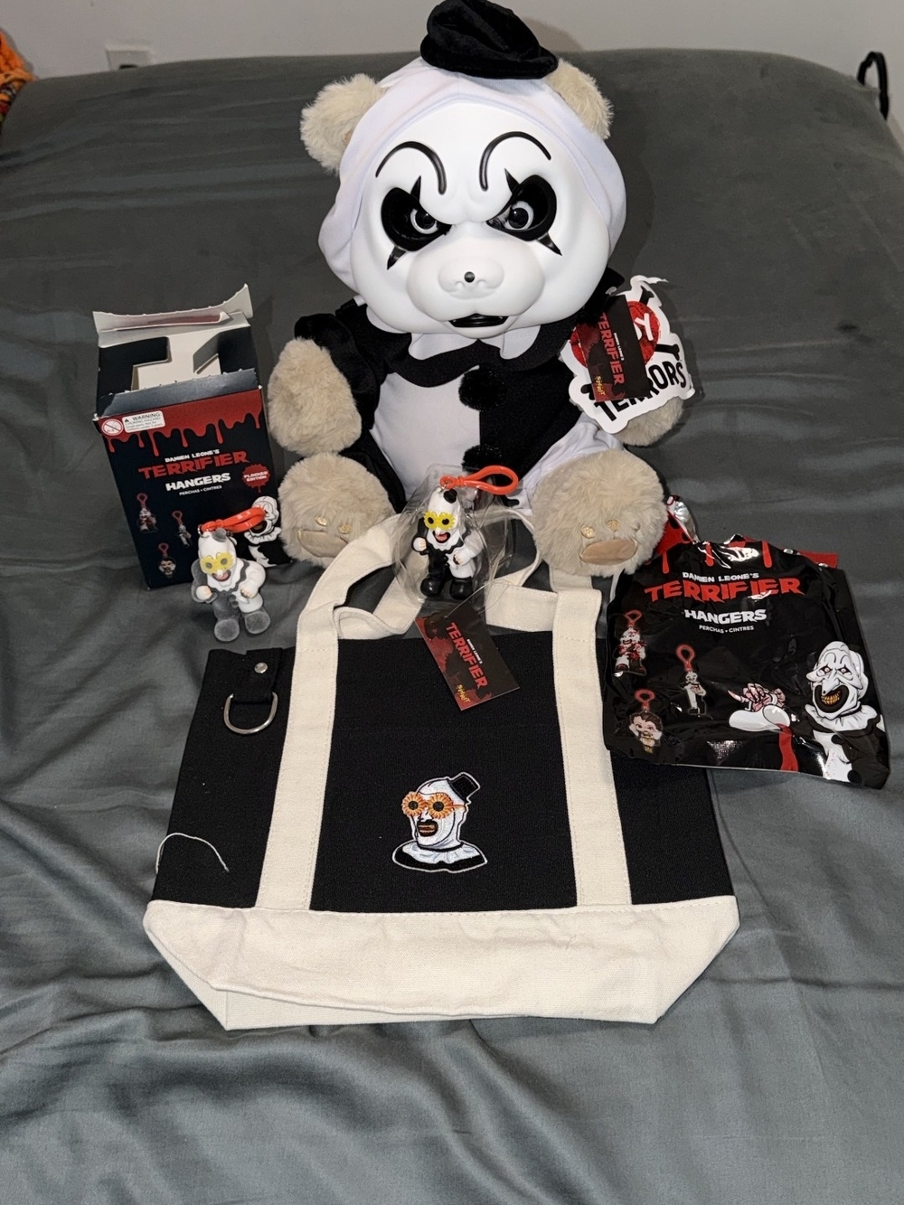 Terrifier Bundle Teddy Terror Tote And Bag Clips